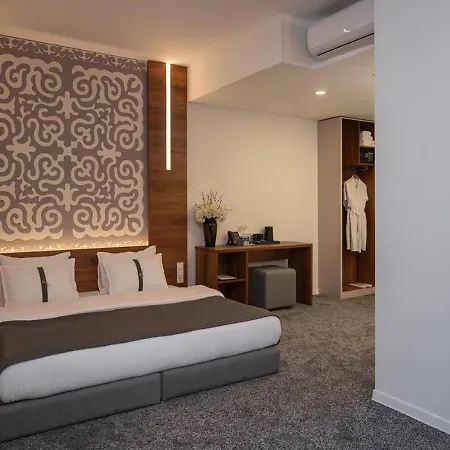 The Grand Ocean Suite Near Igi Airport